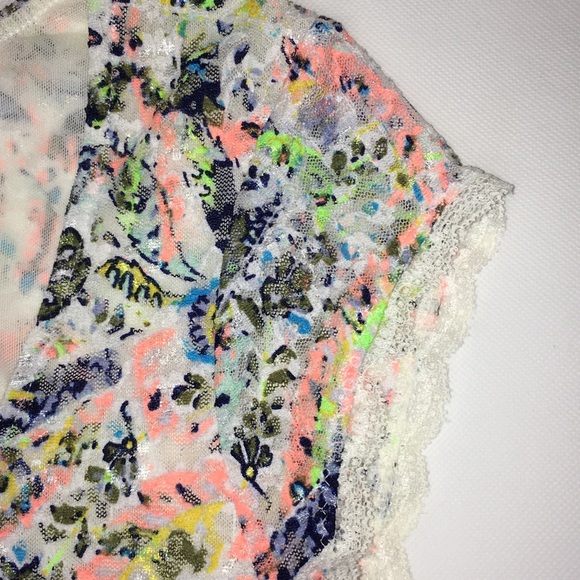 Victoria's Secret Tops - VS-Size XS Tall-Cap Sleeve Lace Shirt